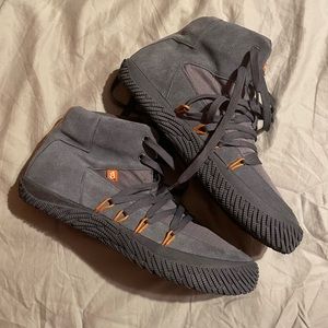 Hybrid Green Label Grey boots size 13